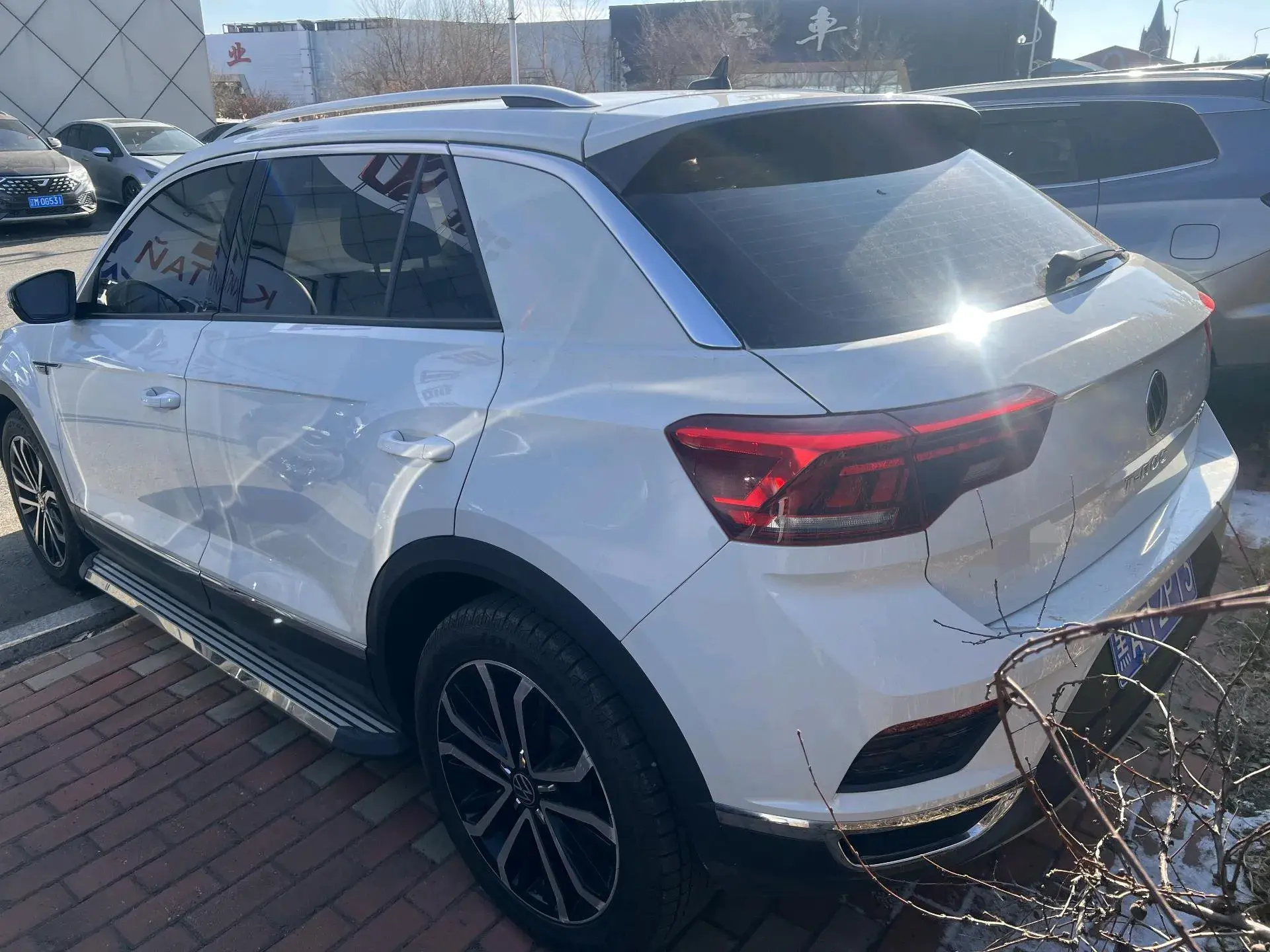 2022 VOLKSWAGEN T-ROC thumbnail 2