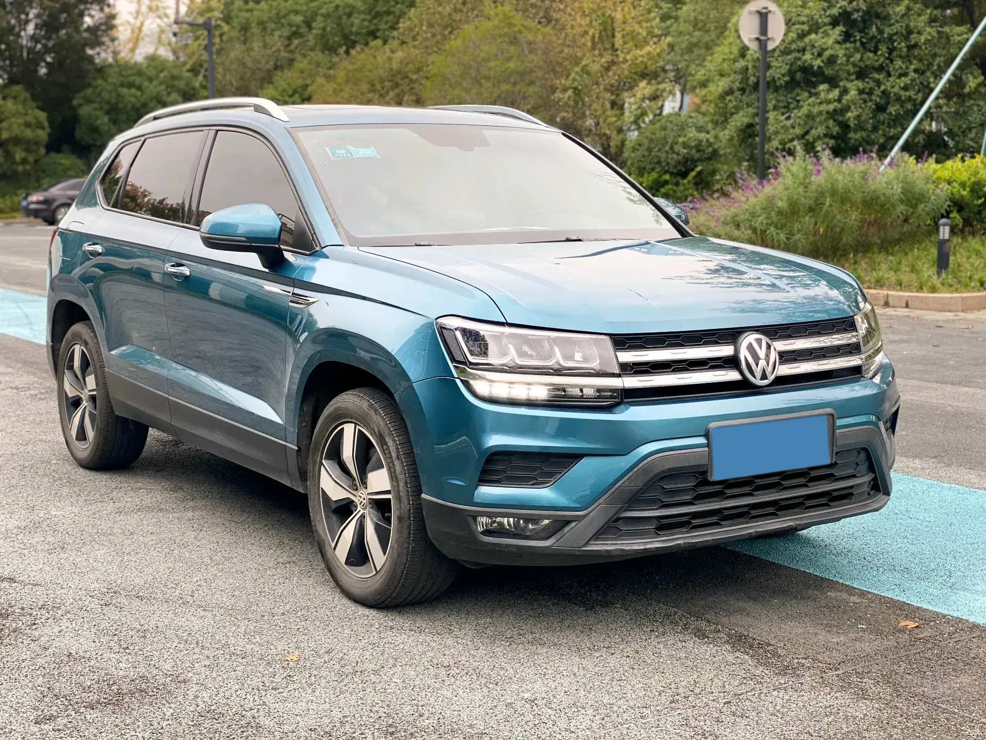 2020 VOLKSWAGEN THARU thumbnail 3