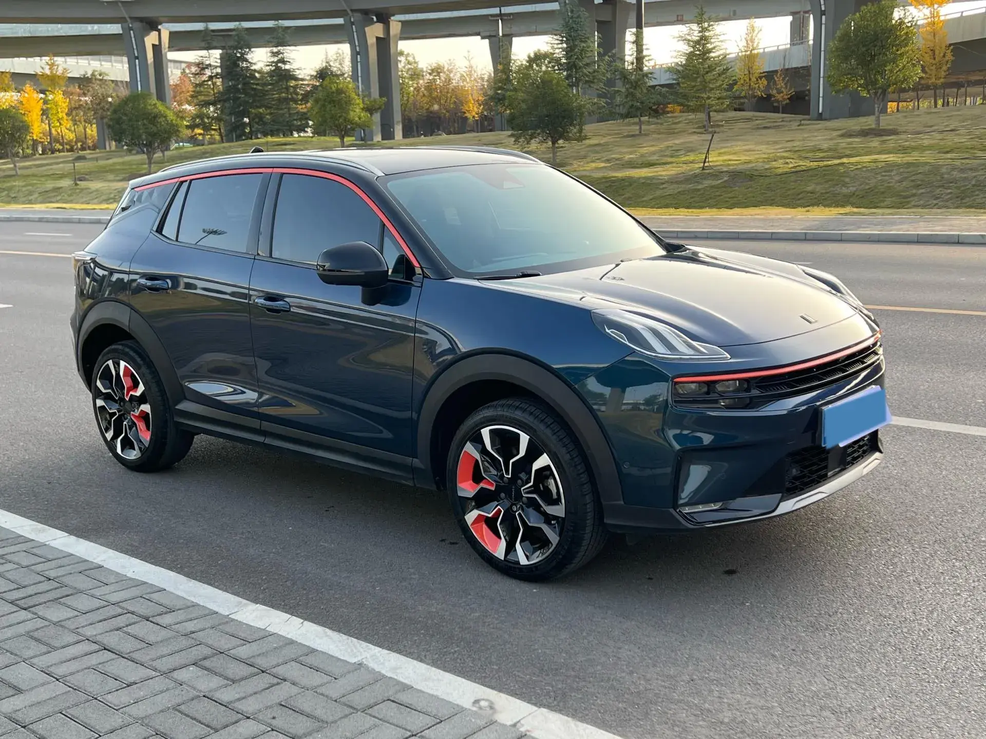 2020 LYNK&CO 06 thumbnail 3