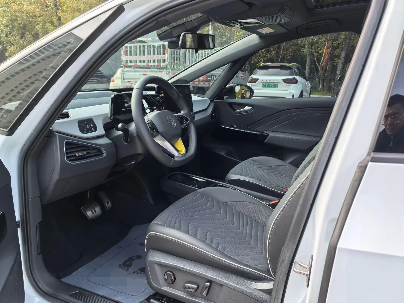 2023 VOLKSWAGEN ID.3 thumbnail 4