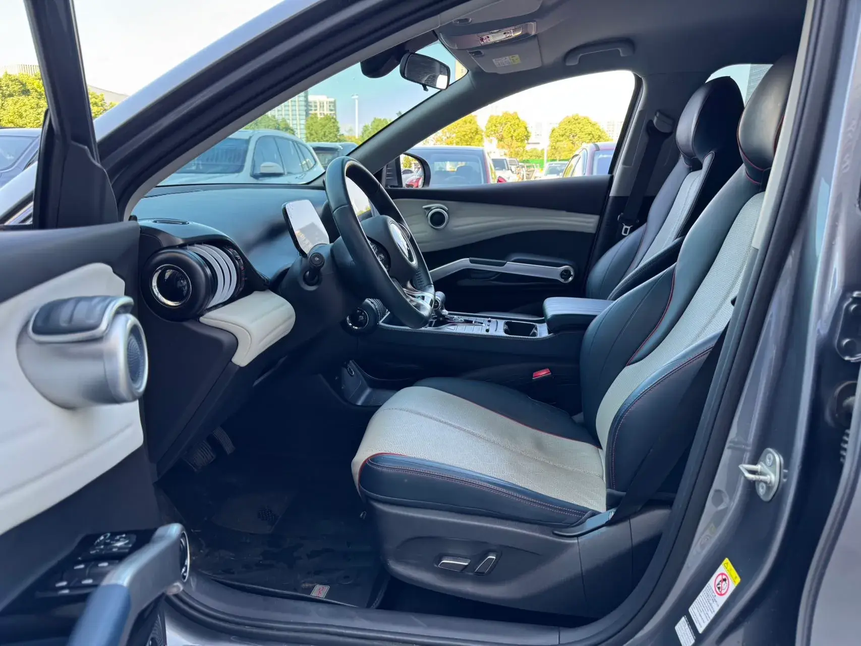 2023 BYD YUAN thumbnail 4