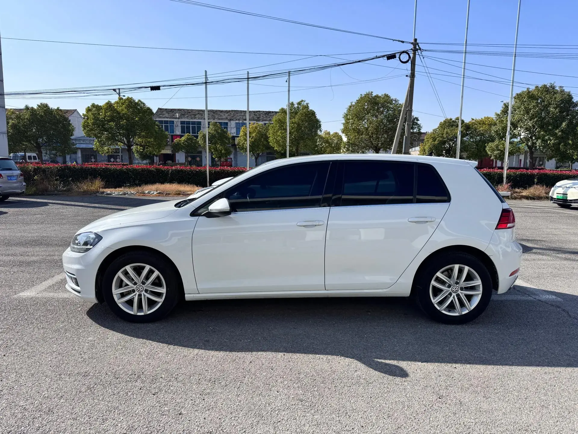 2019 VOLKSWAGEN GOLF thumbnail 2