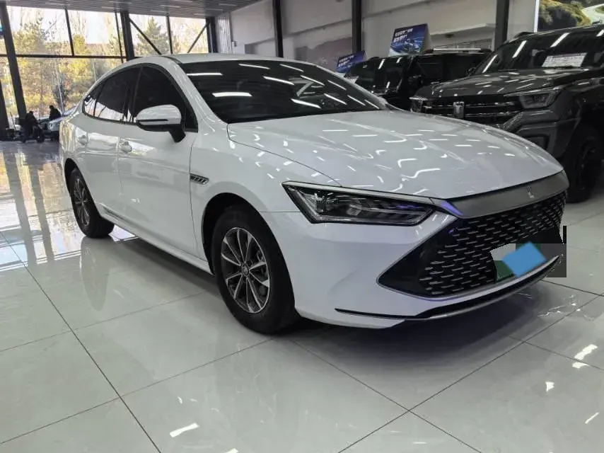 2024 BYD QIN thumbnail 3