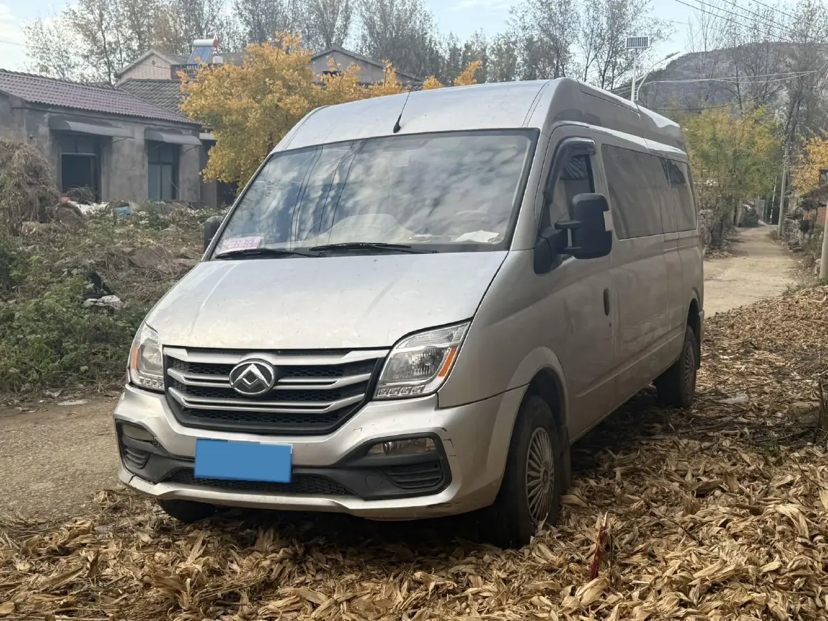 2019 MAXUS XinTu V80 2.5T 136HP L4 6MT