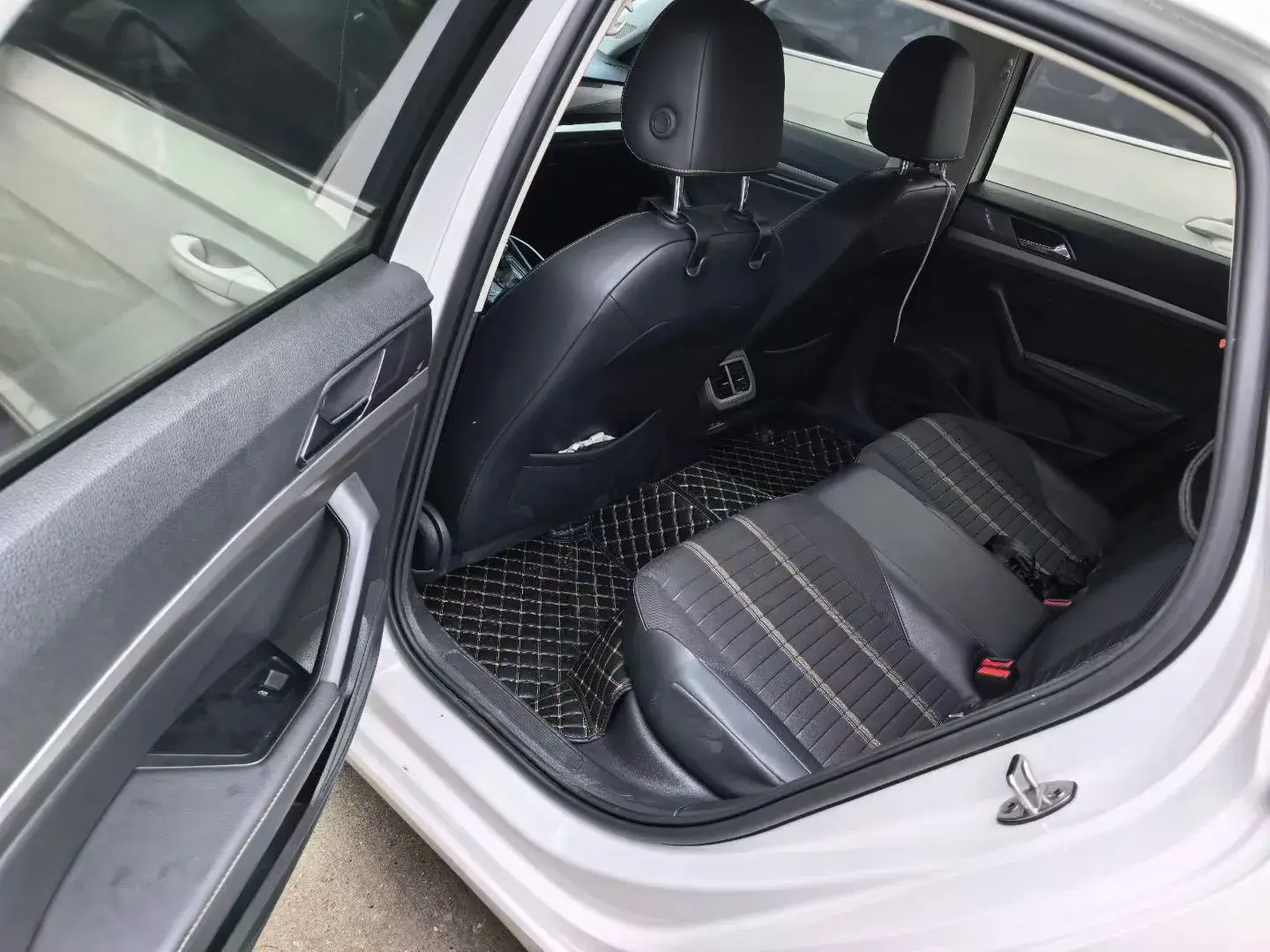 2022 VOLKSWAGEN LAVIDA thumbnail 4