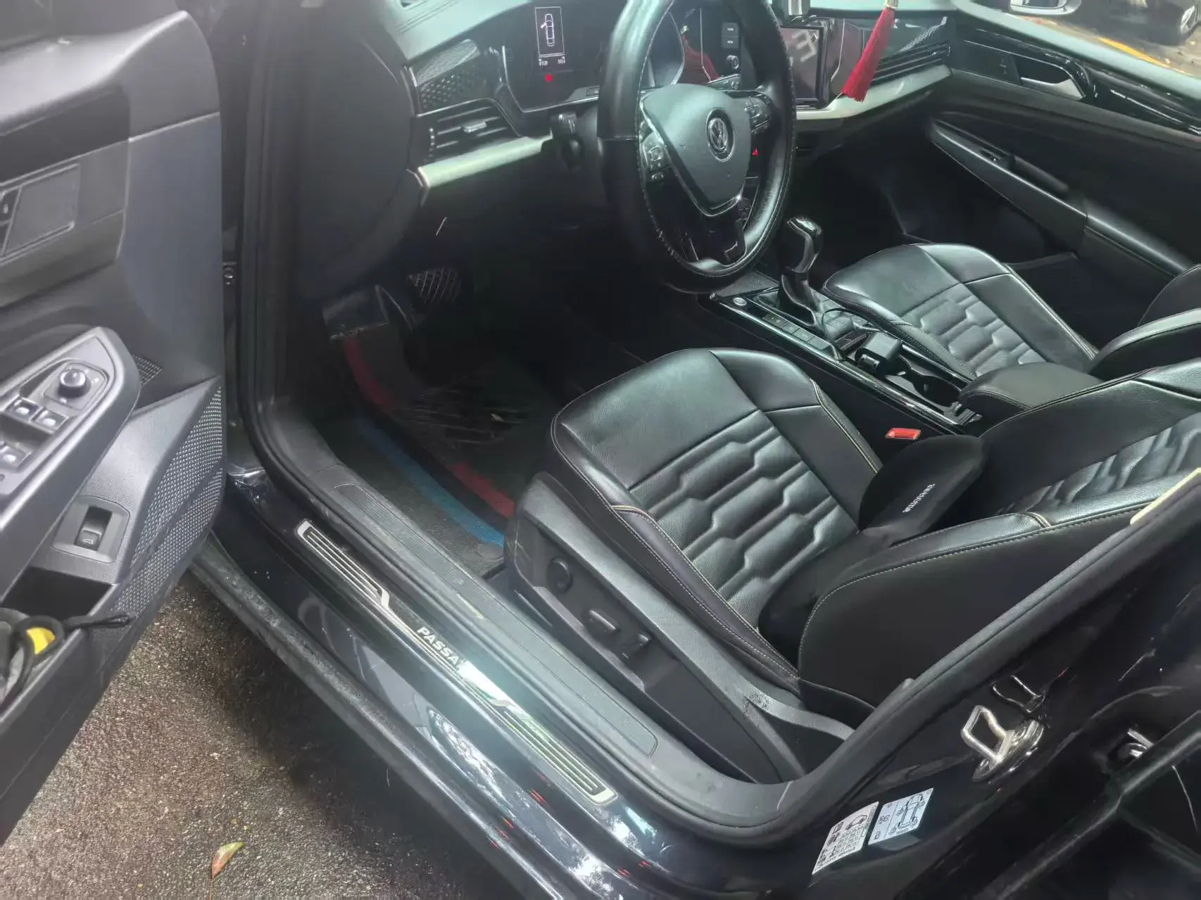 2019 VOLKSWAGEN PASSAT thumbnail 4