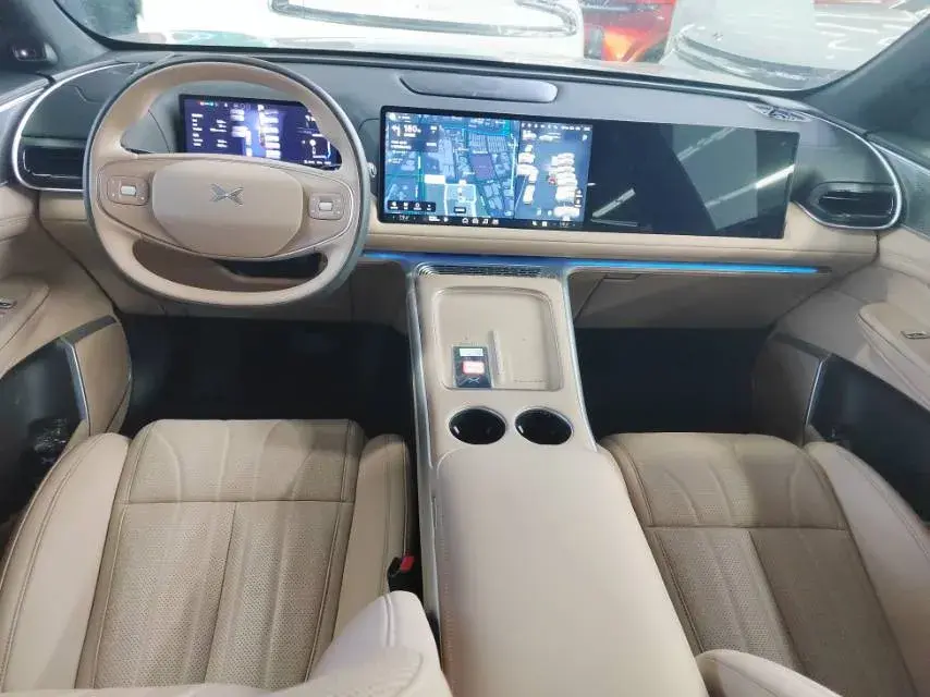 2025 XPENG G9 thumbnail 3