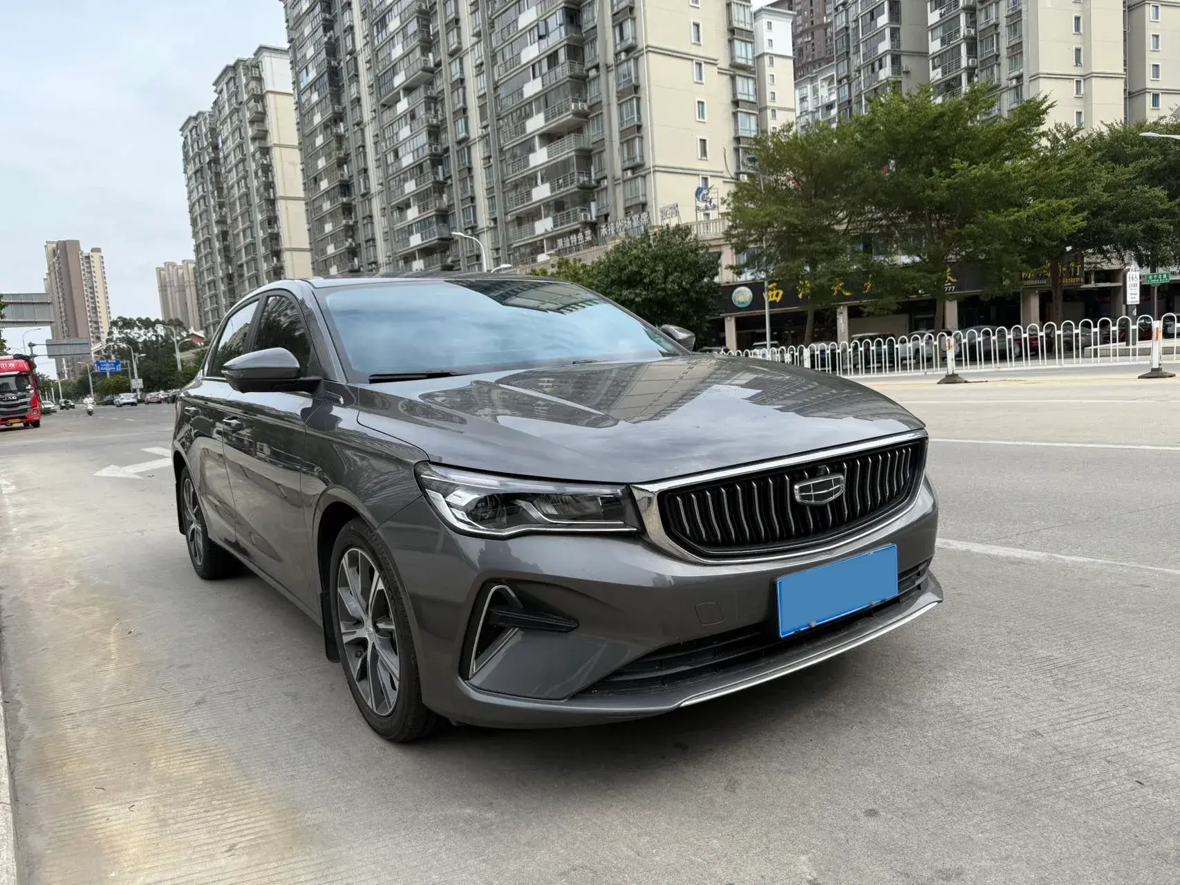 2023 GEELY EMGRAND thumbnail 2