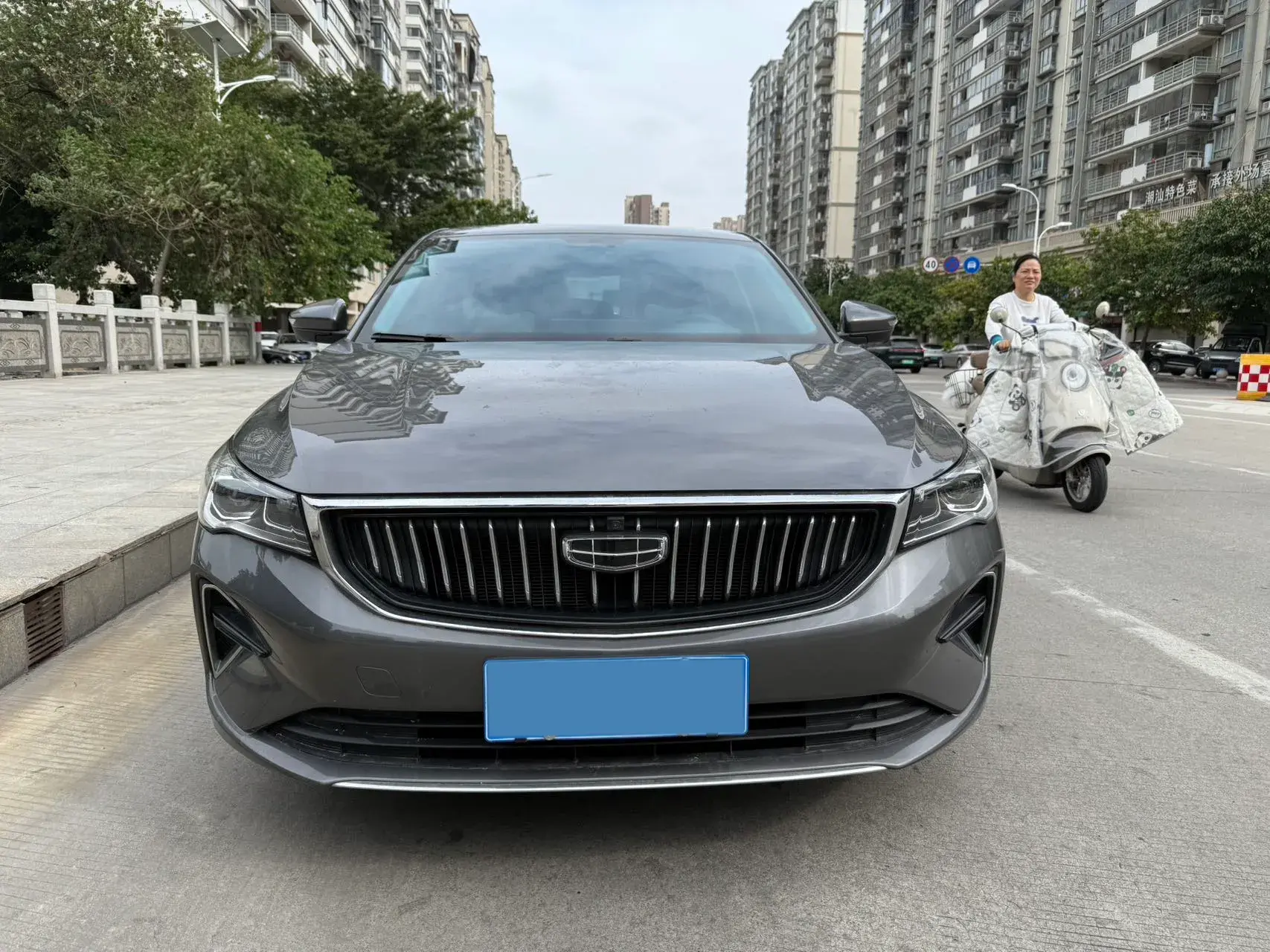 2023 GEELY EMGRAND thumbnail 3