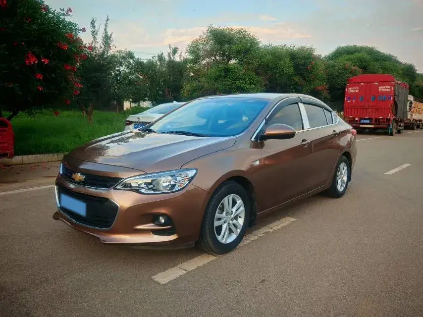 2016 CHEVROLET CAVALIER view 1