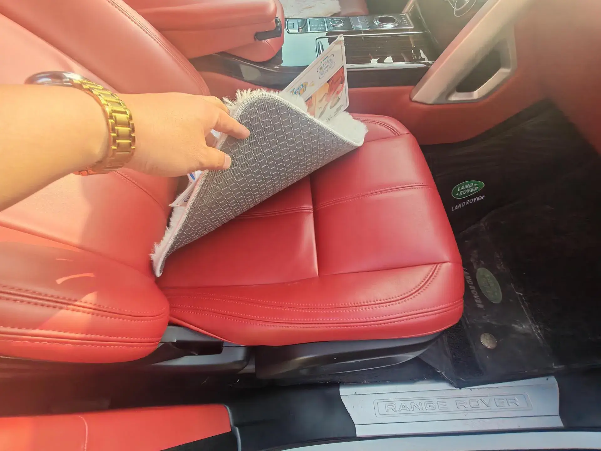 2017 LAND ROVER thumbnail 4