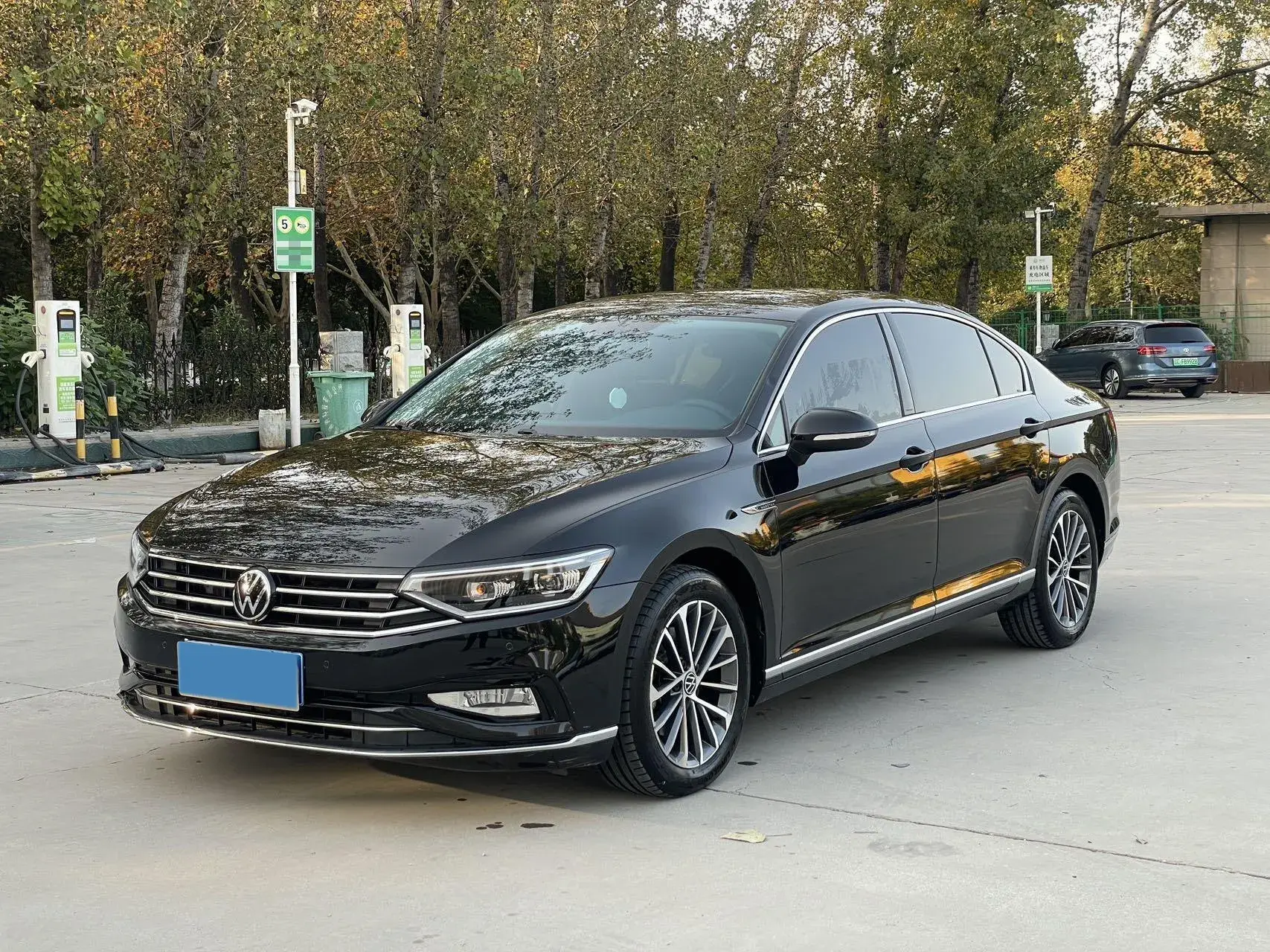 2020 VOLKSWAGEN MAGOTAN view 1