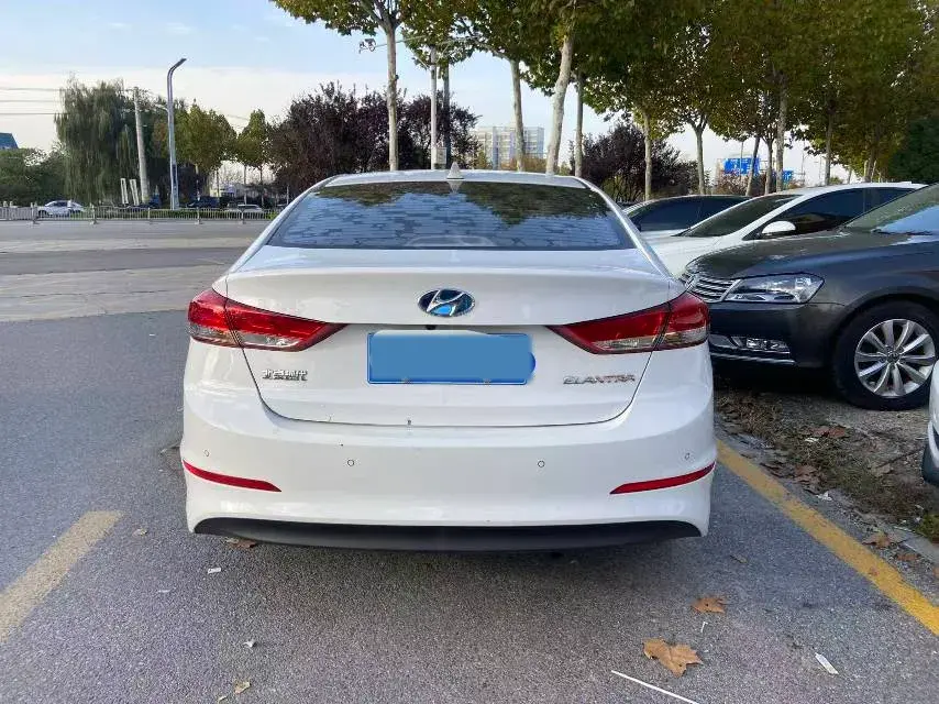 2019 HYUNDAI ELANTRA thumbnail 4