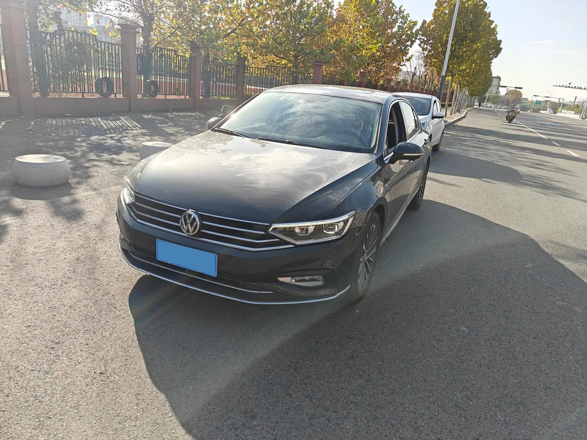 2020 VOLKSWAGEN MAGOTAN view 1