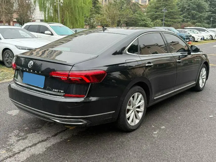 2019 VOLKSWAGEN PASSAT thumbnail 4