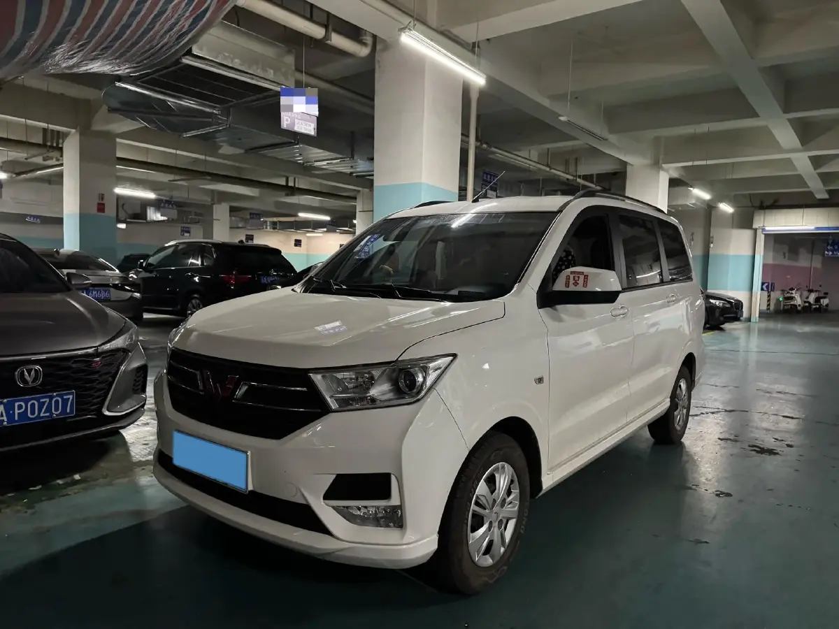 2021 WuLing HongGuang 1.5L 99HP L4 6MT