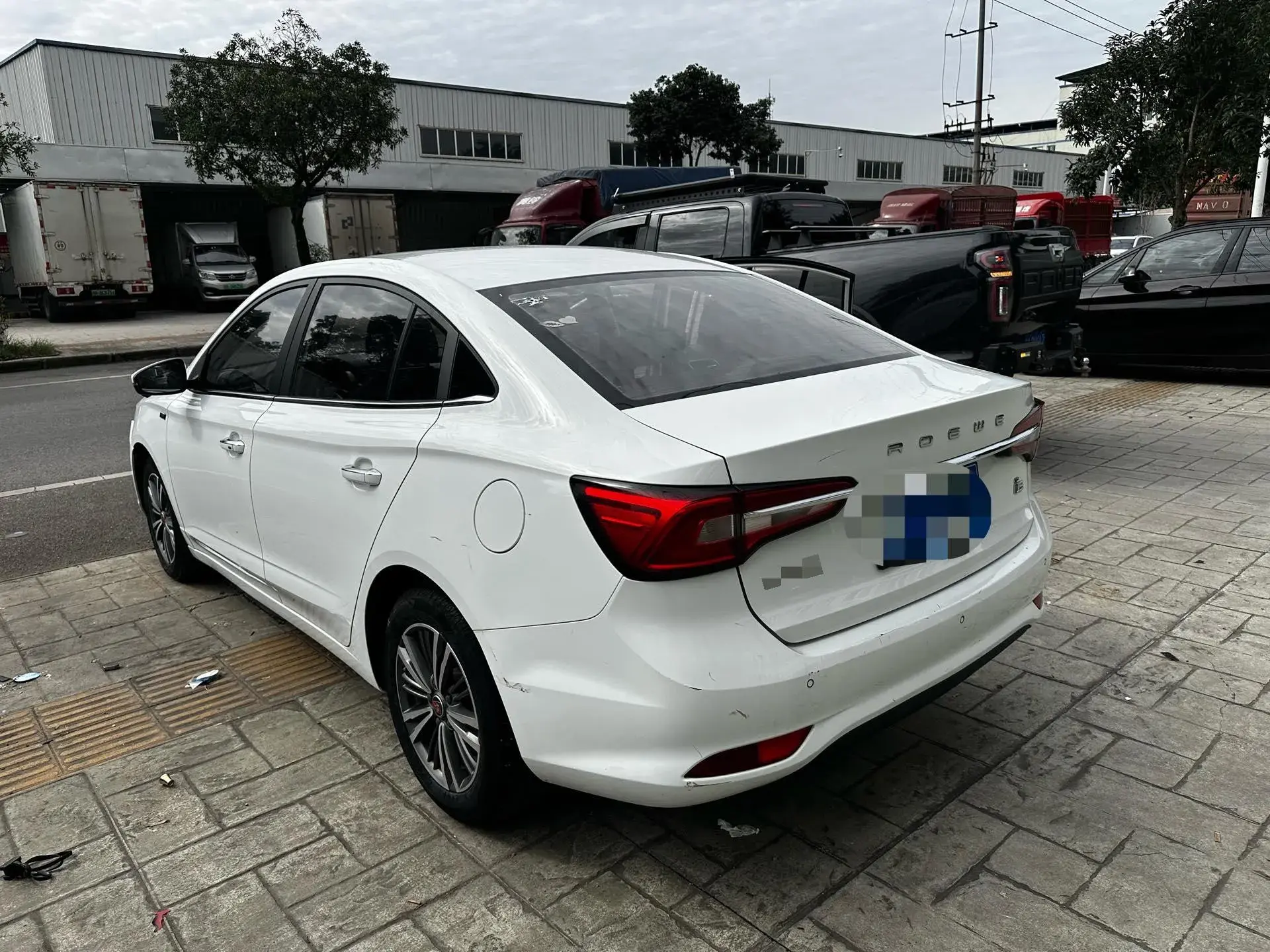 2019 ROEWE I5 thumbnail 2