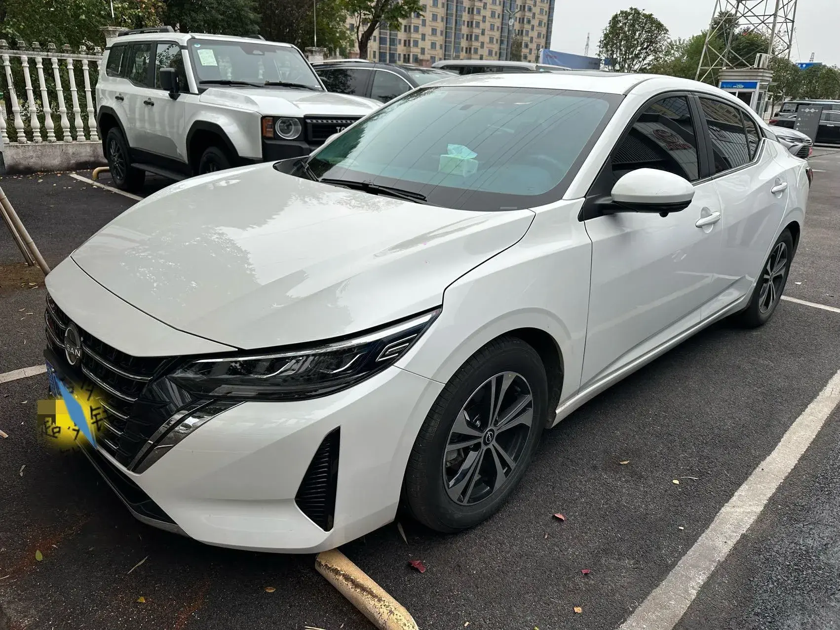 2023 NISSAN SYLPHY view 1