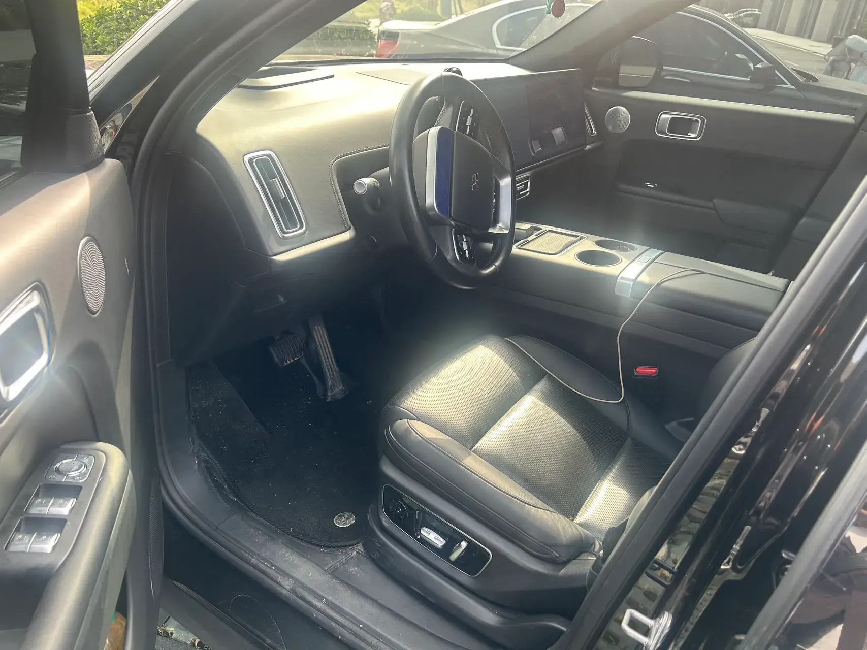 2023 LI L7 thumbnail 3