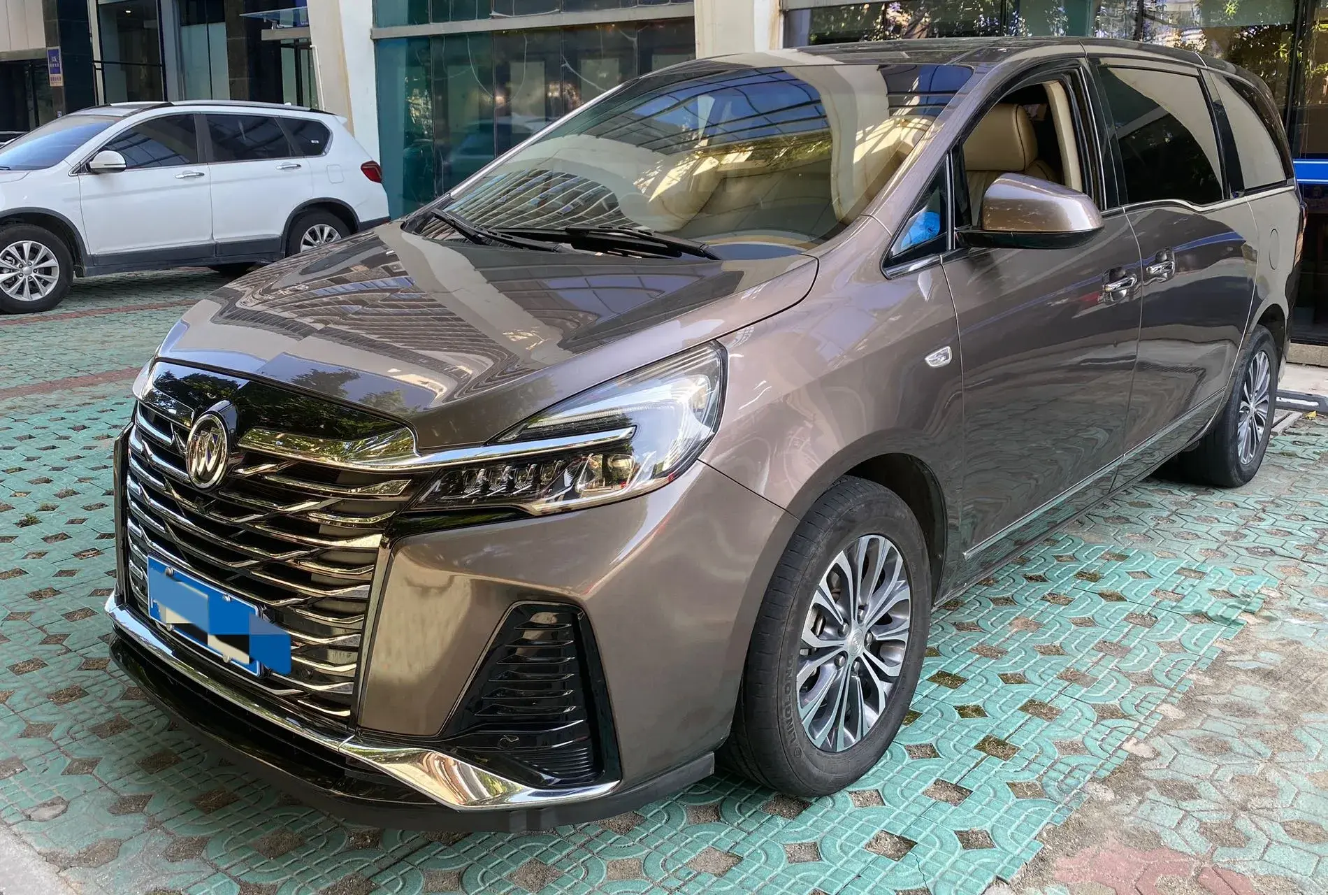 2022 BUICK GL8 view 1