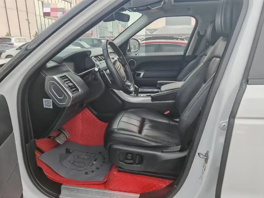 2018 LAND ROVER thumbnail 4