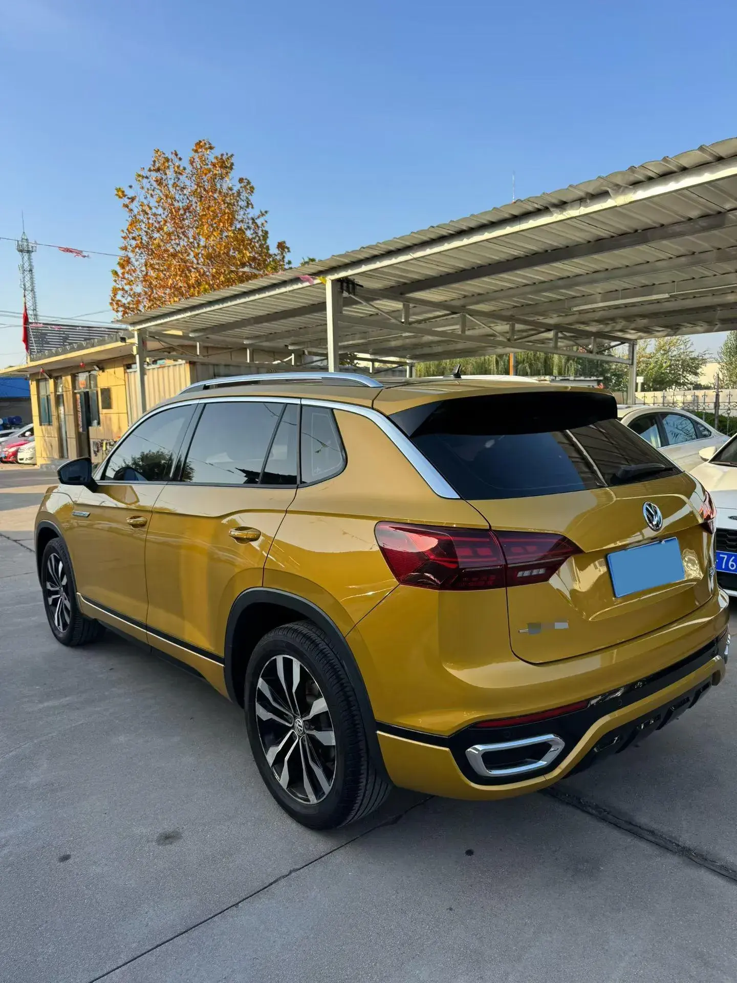 2019 VOLKSWAGEN TAYRON thumbnail 3