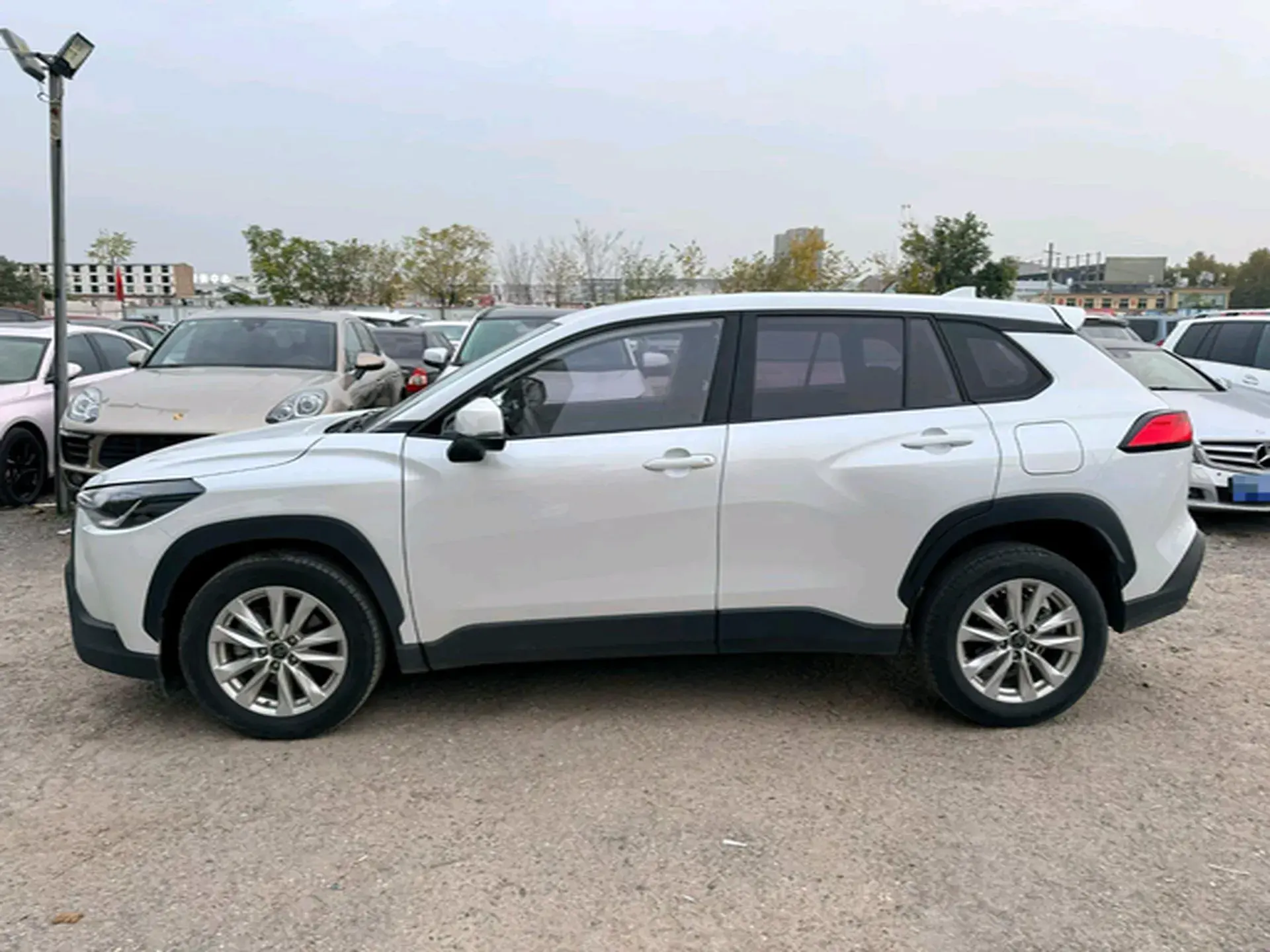 2023 TOYOTA COROLLA thumbnail 3