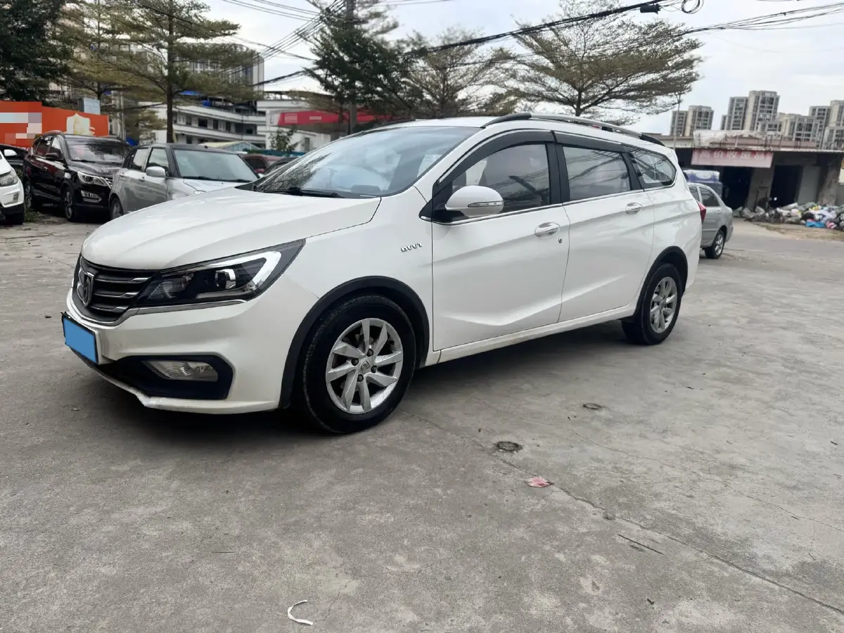 2017 BaoJun 310W 1.5L 112HP L4 6MT