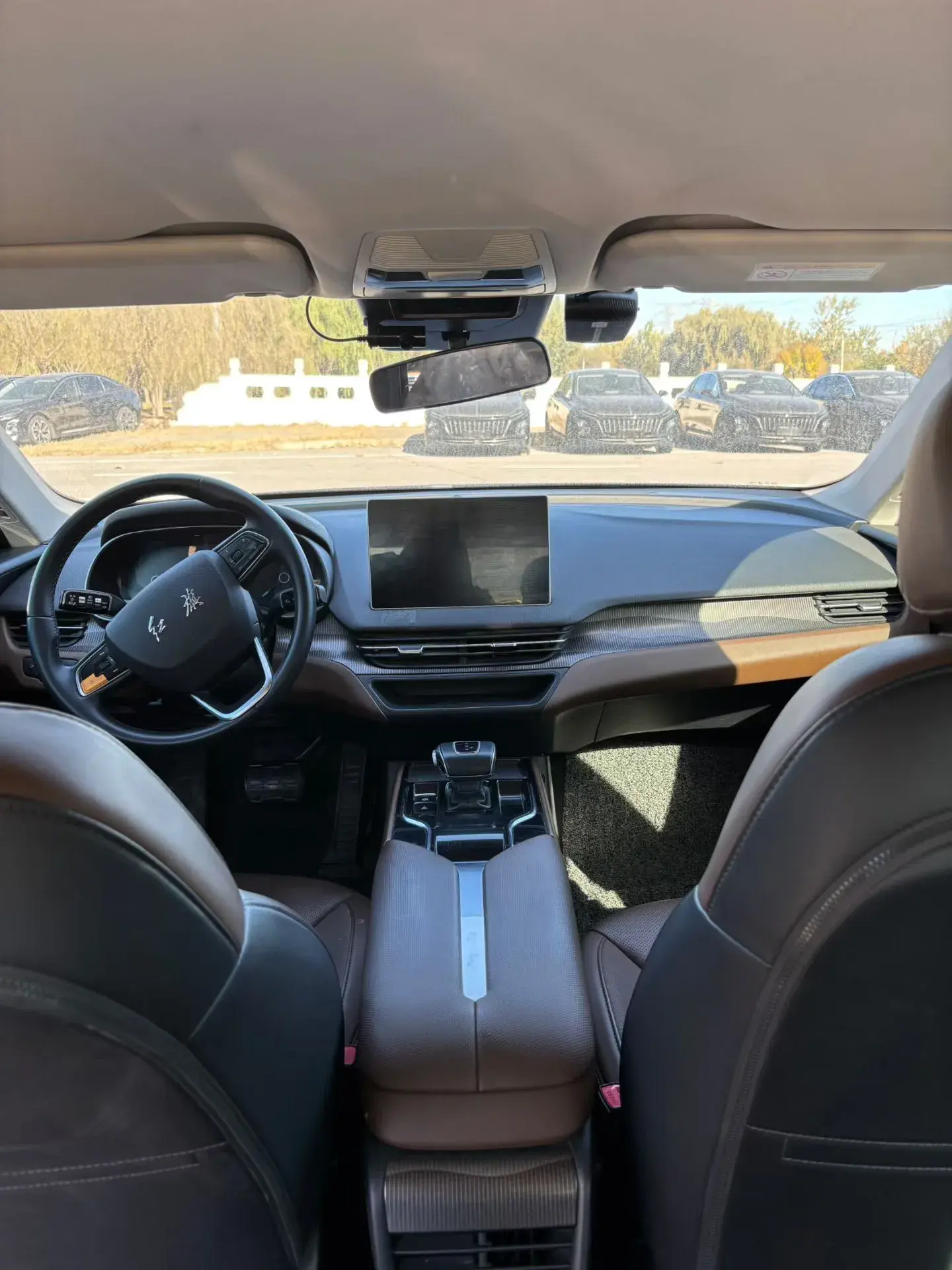 2022 HONGQI E-QM5 thumbnail 4