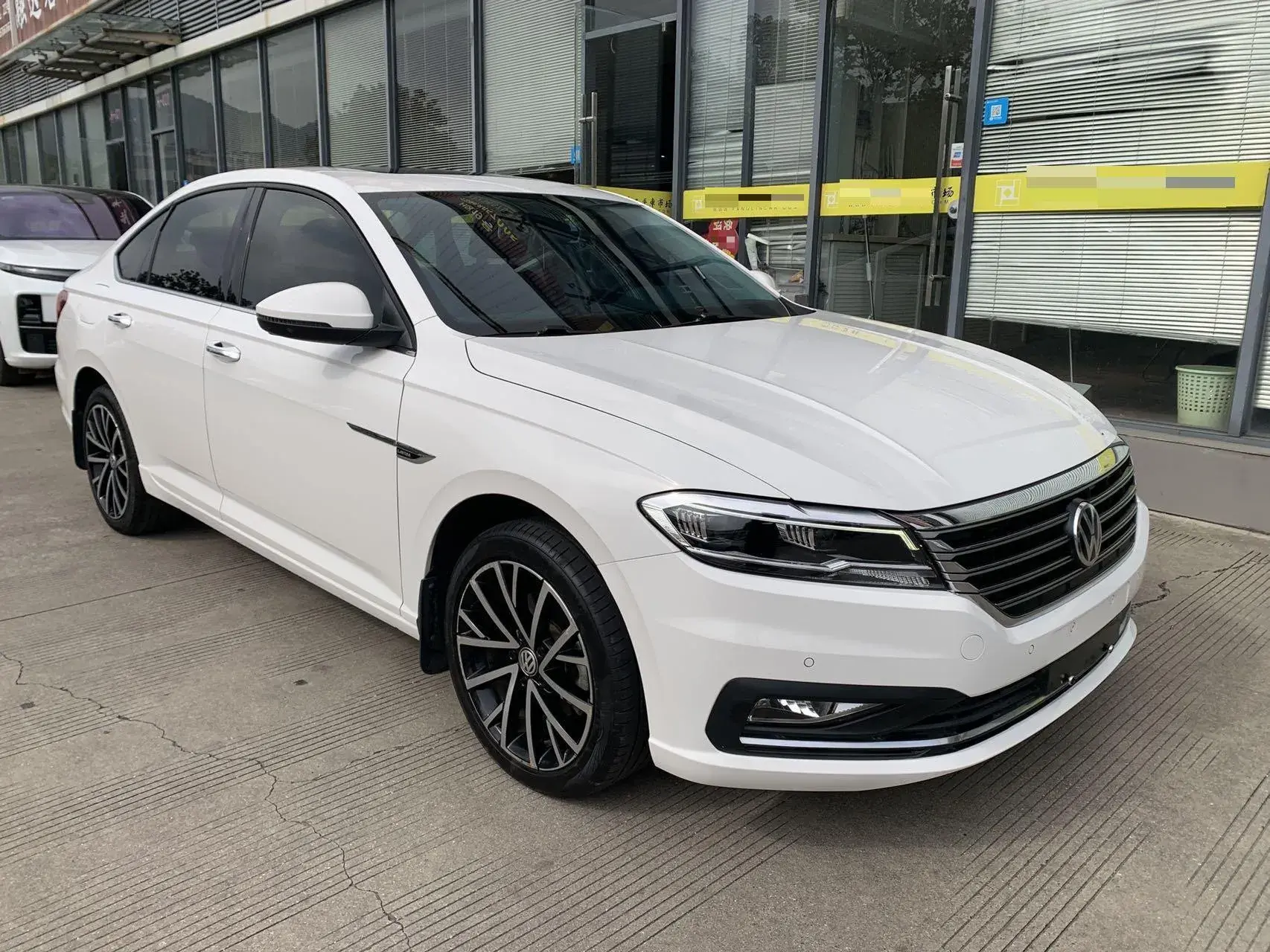 2018 VOLKSWAGEN LAVIDA thumbnail 2