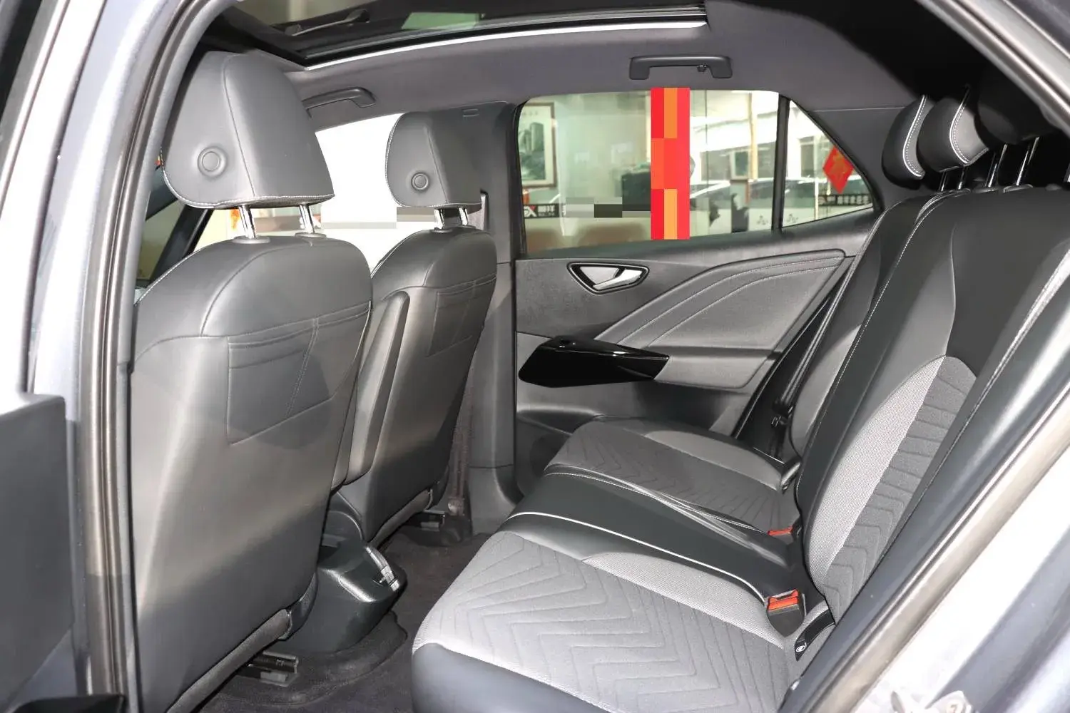 2024 VOLKSWAGEN ID.3 thumbnail 4