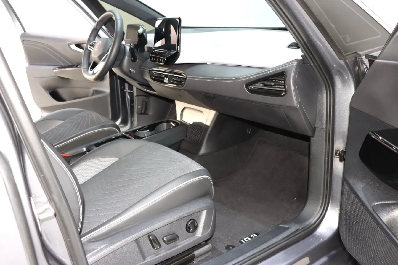 2024 Volkswagen ID.3 BEV 52.8KWH,autocango,china used car exporter,china ev exporter,chinese used car exporter,chinese used ev exporter