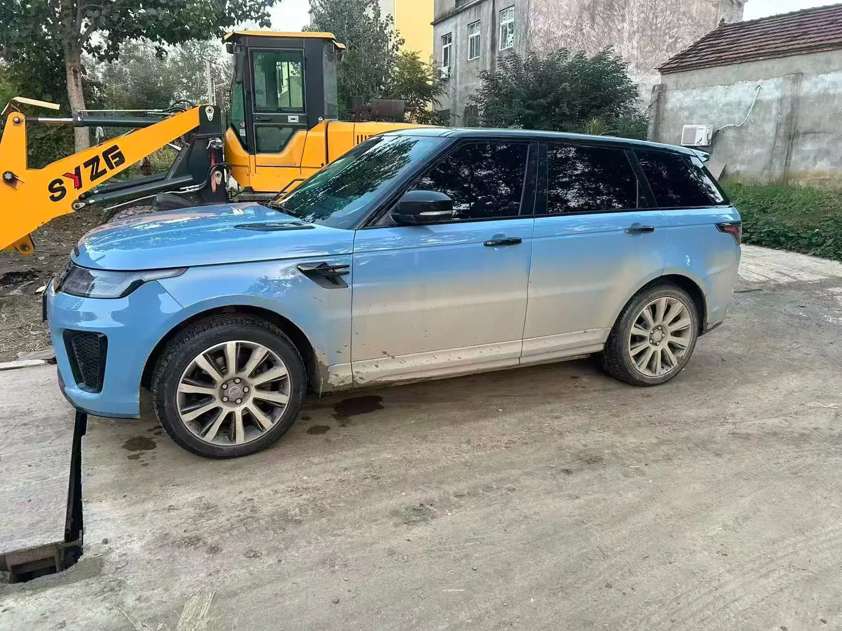 2017 LAND ROVER thumbnail 2