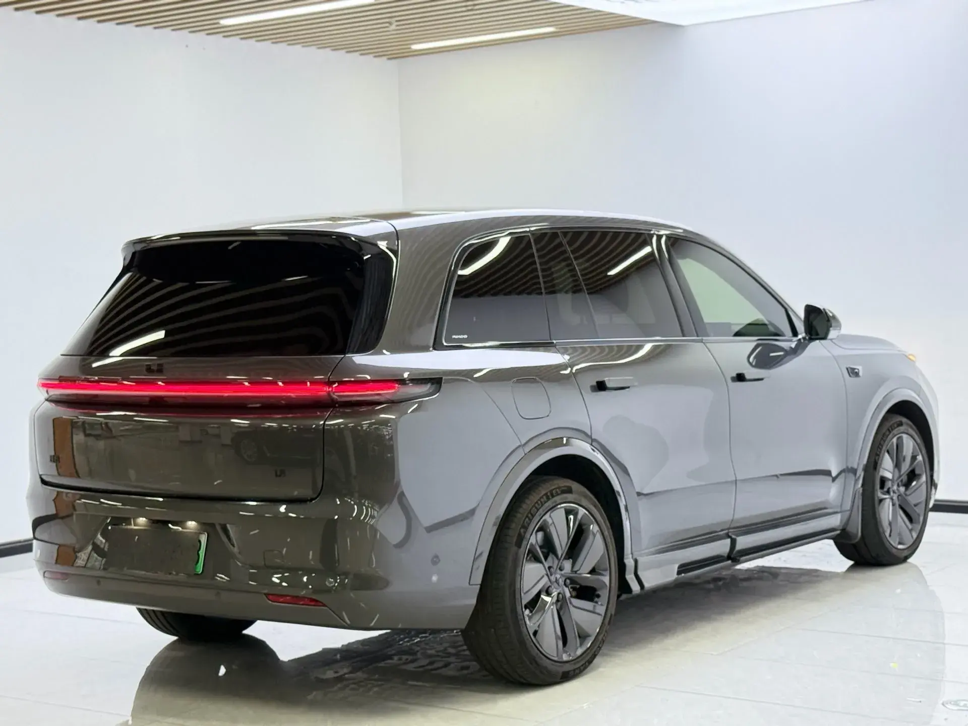 2023 LI L8 thumbnail 2