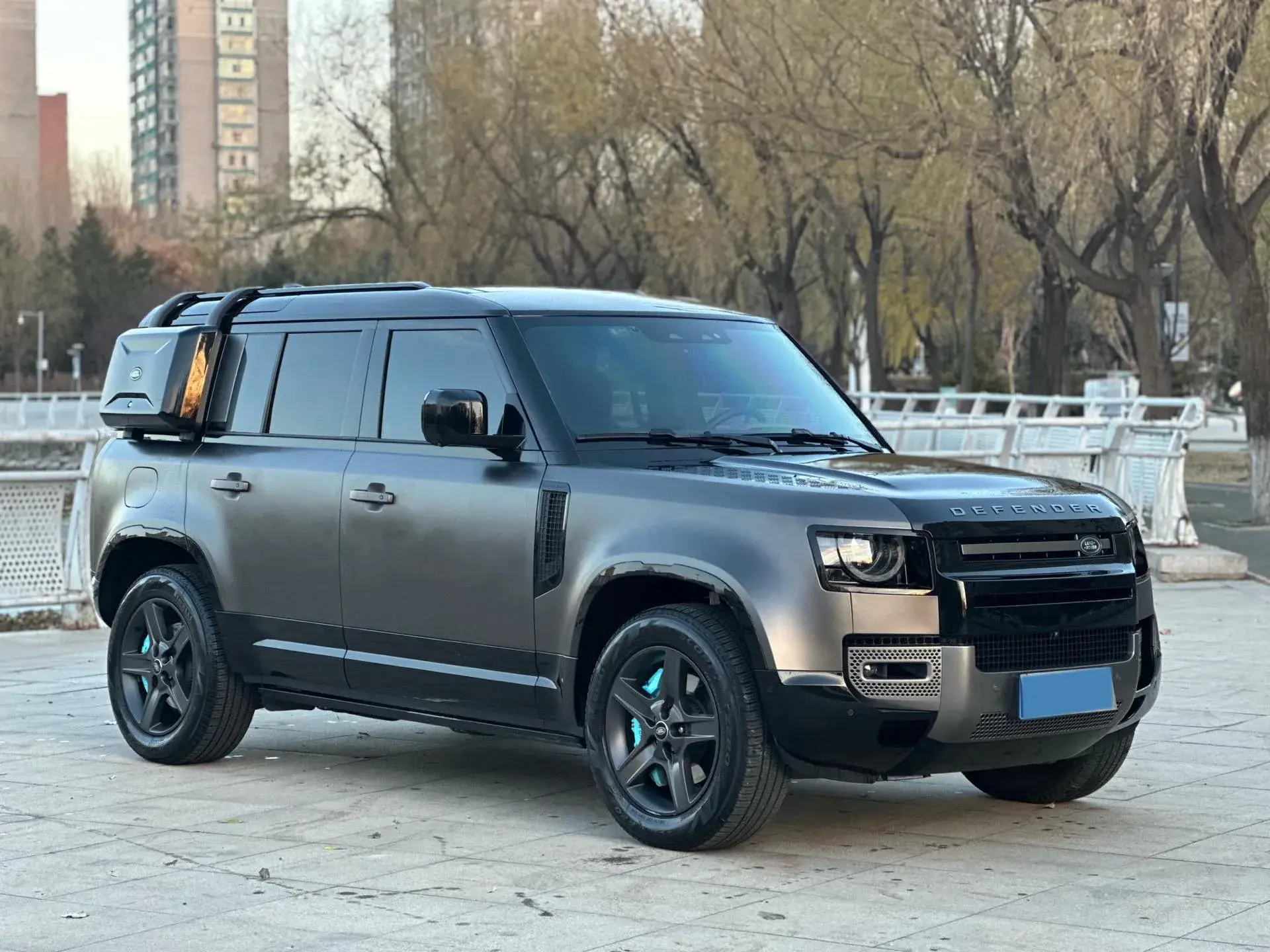 2024 LAND ROVER thumbnail 3