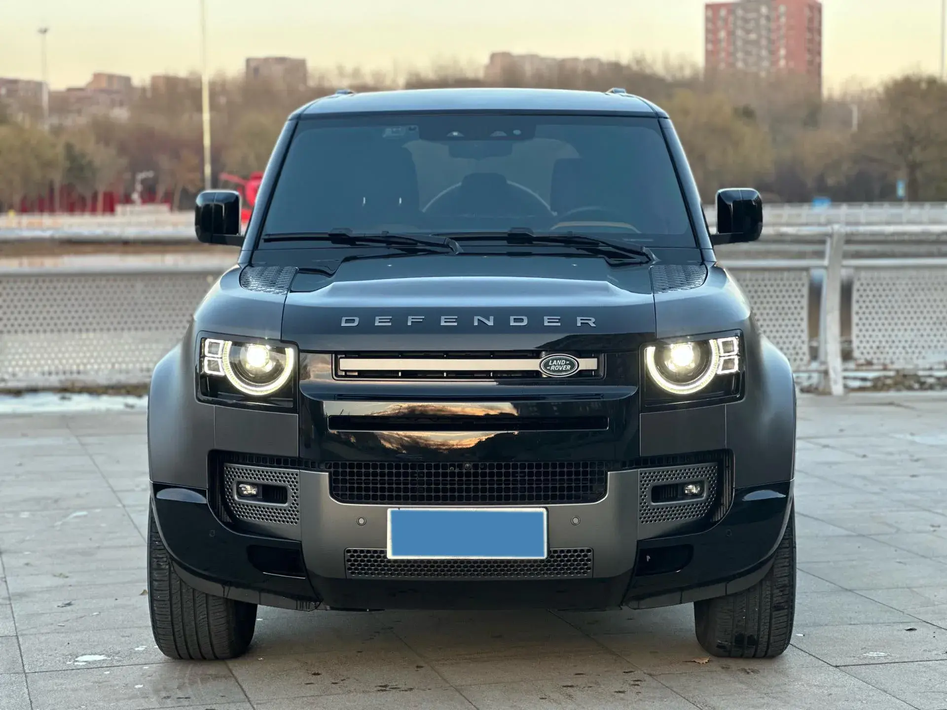 2024 LAND ROVER thumbnail 2