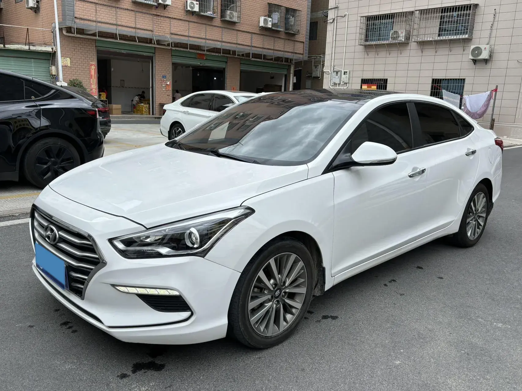2019 HYUNDAI MISTRA view 1