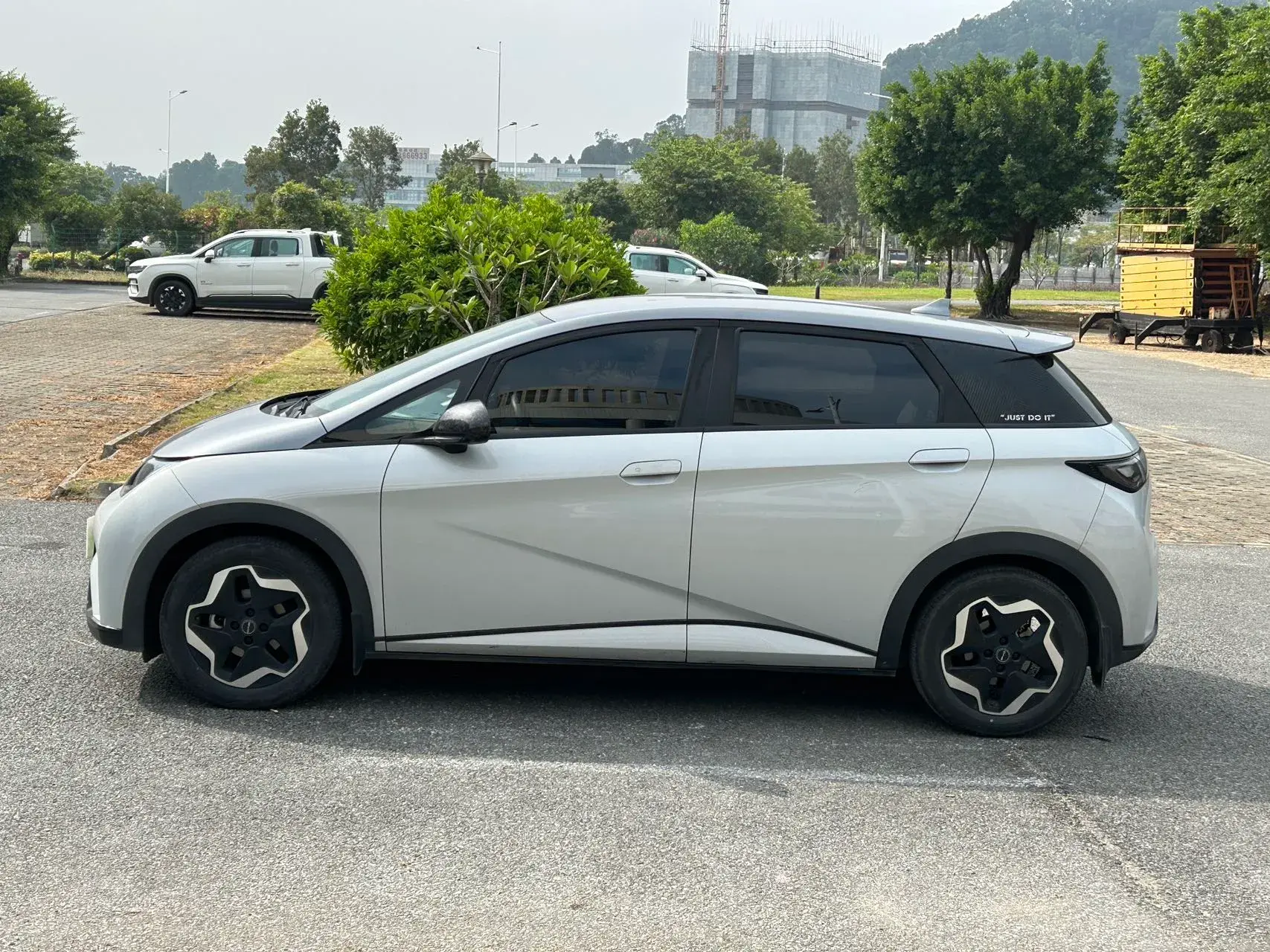 2021 BYD DOLPHIN thumbnail 4