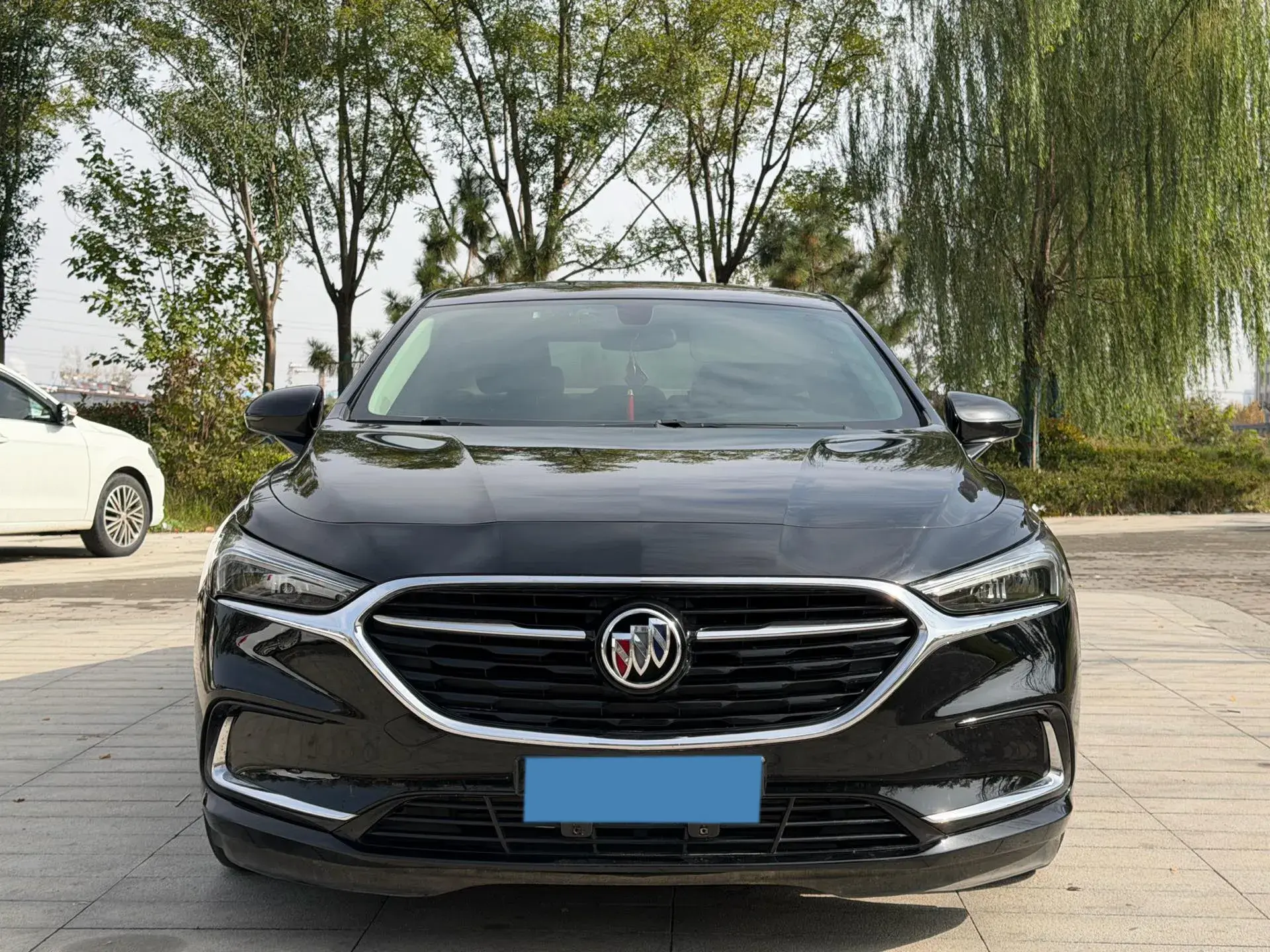 2019 BUICK LARCOSSE thumbnail 3