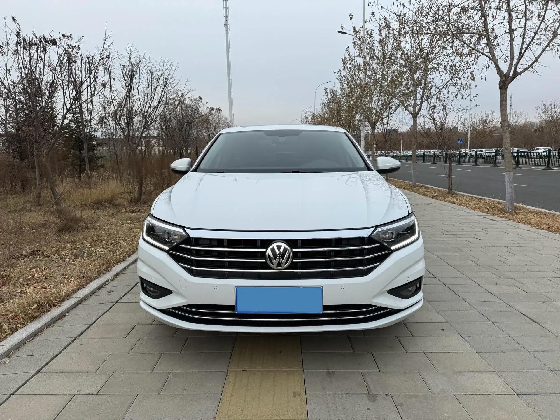 2021 VOLKSWAGEN SAGITAR thumbnail 2