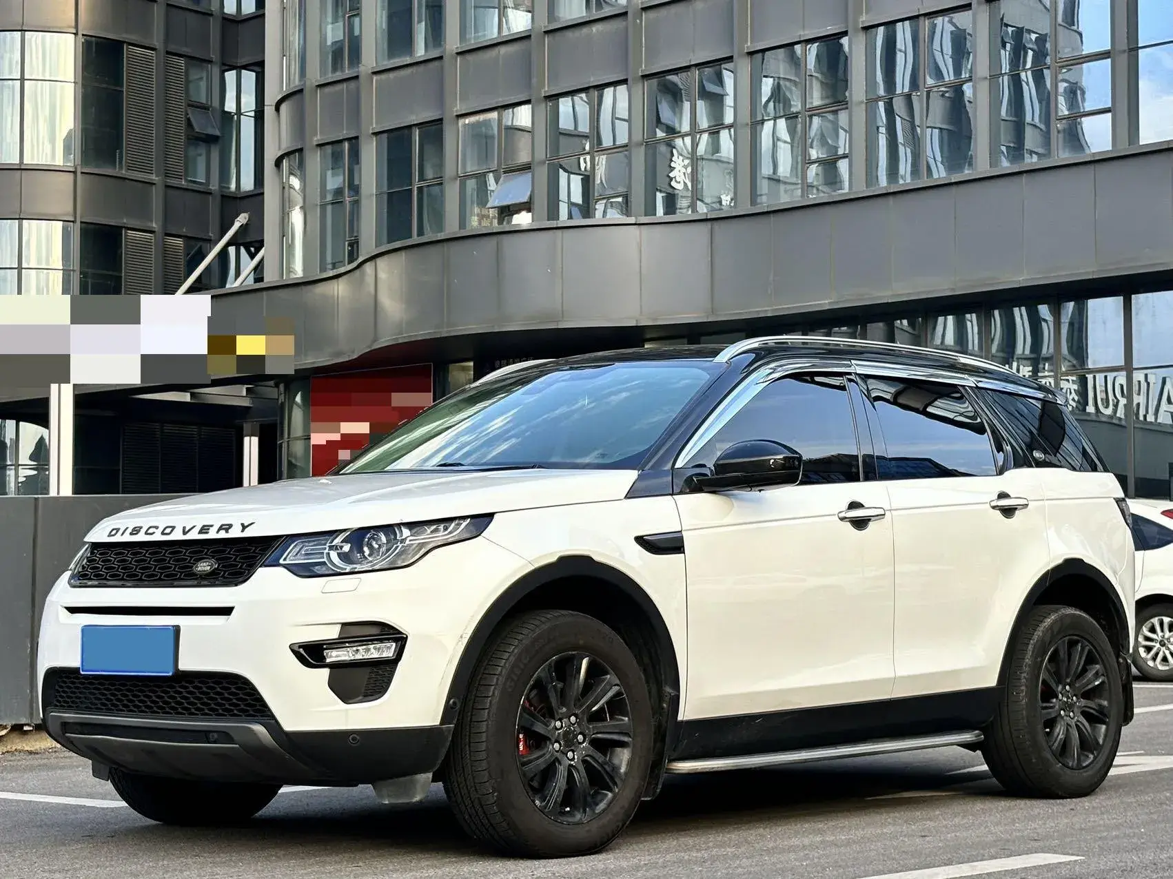 2019 LAND ROVER view 1
