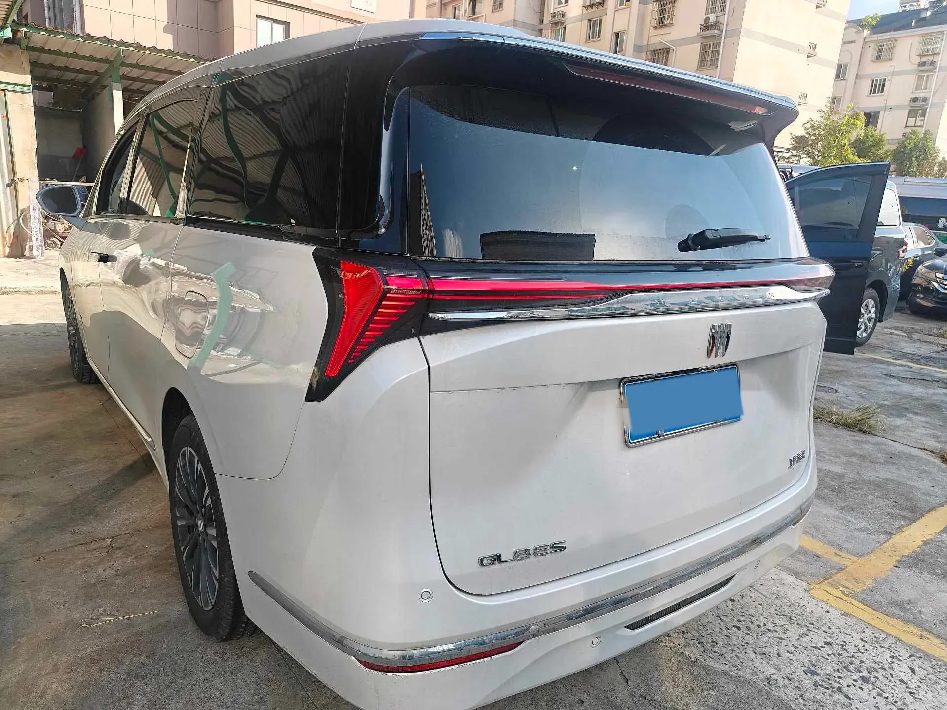 2025 BUICK GL8 thumbnail 3