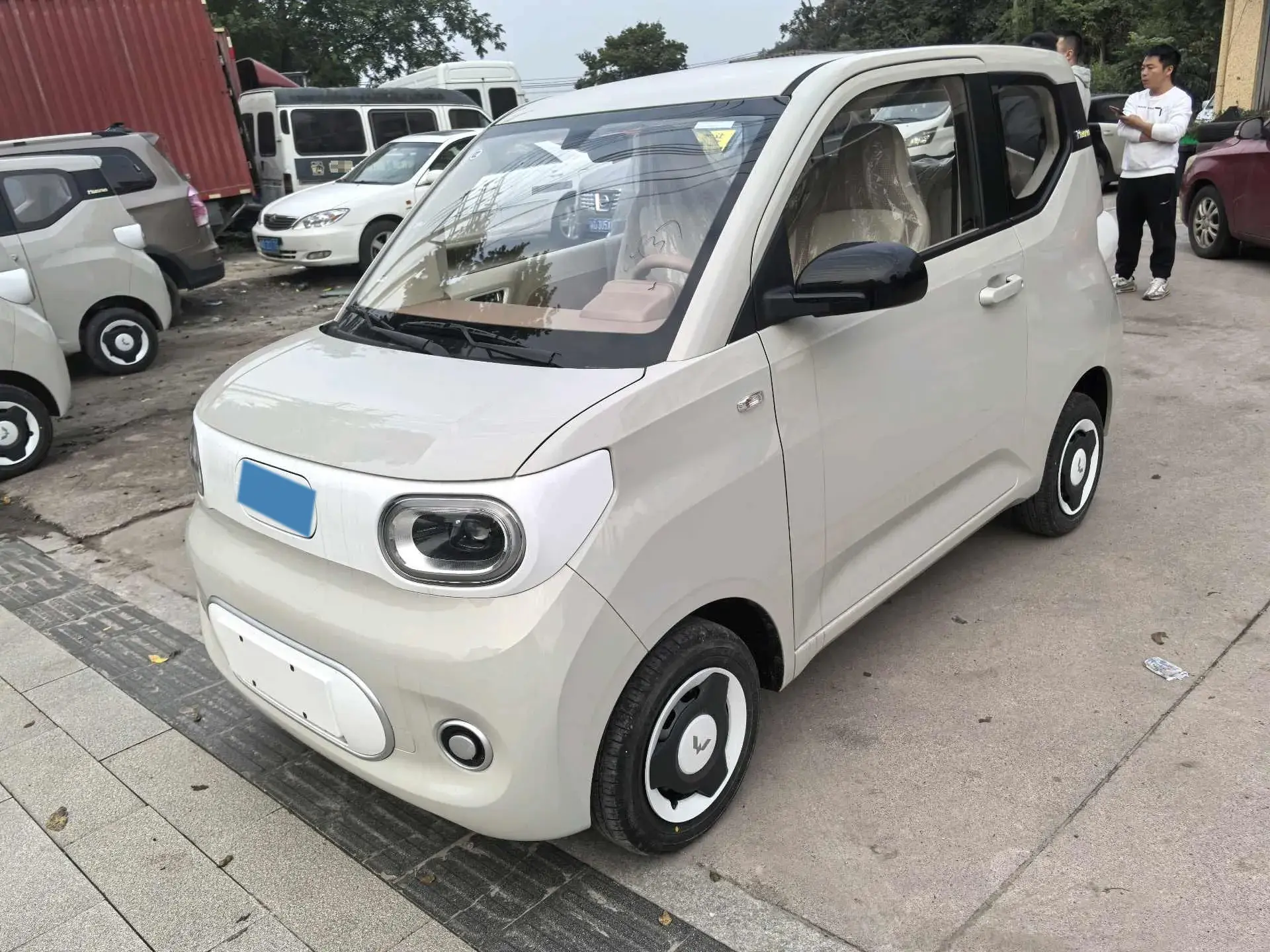 2024 WULING HONGGUANG view 1
