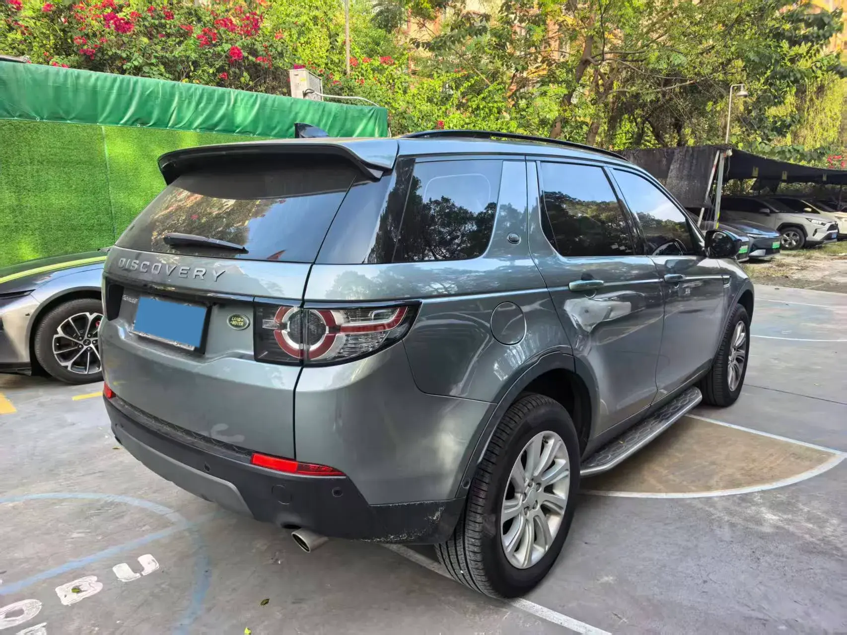 2019 LAND ROVER thumbnail 4