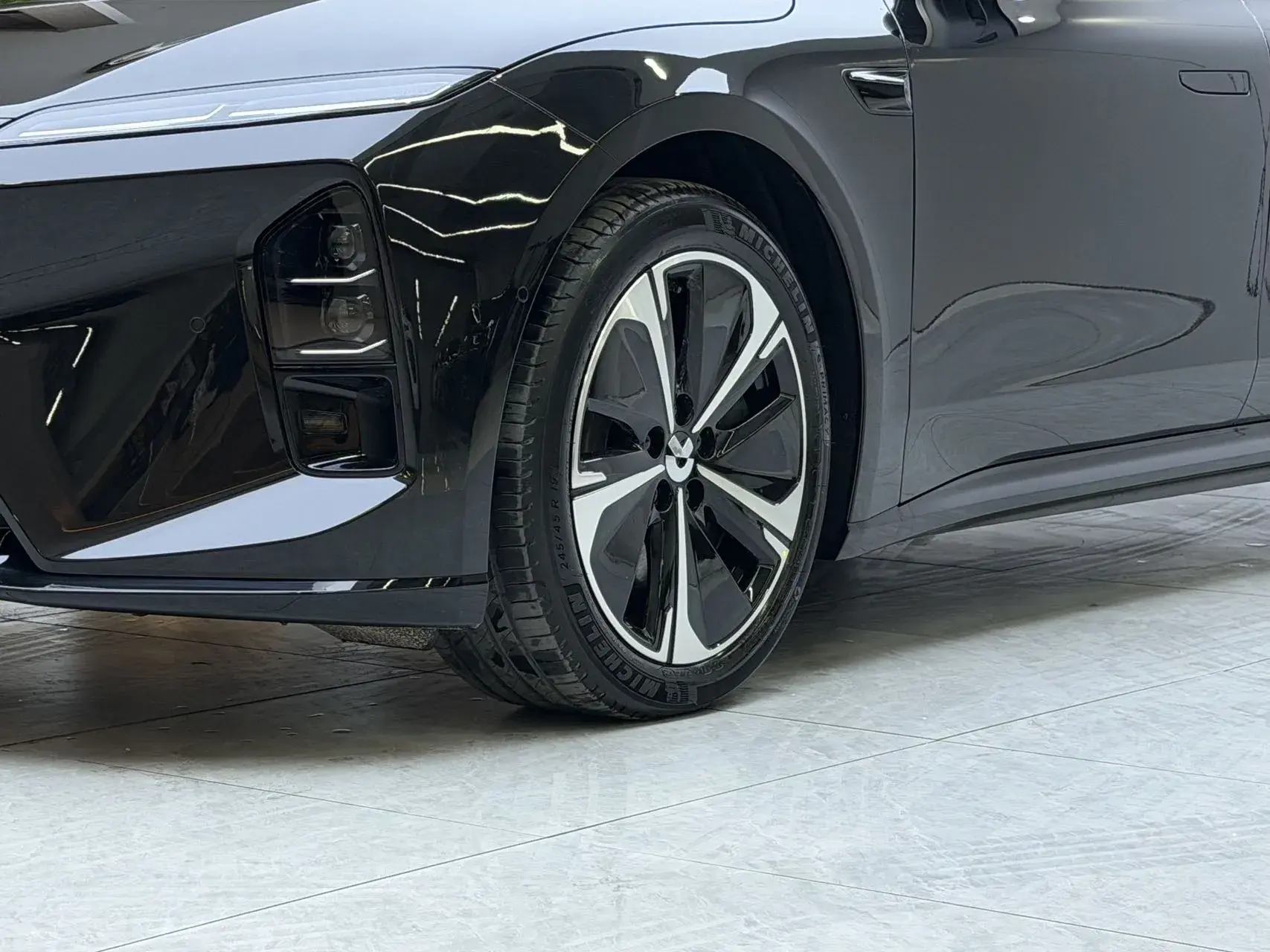 2025 NIO ET5T thumbnail 3