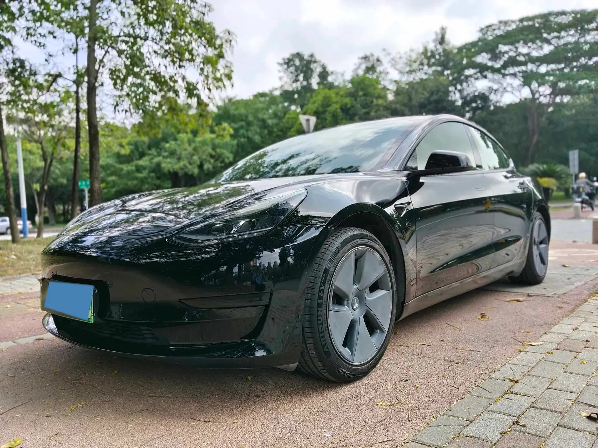 2021 TESLA MODEL view 1