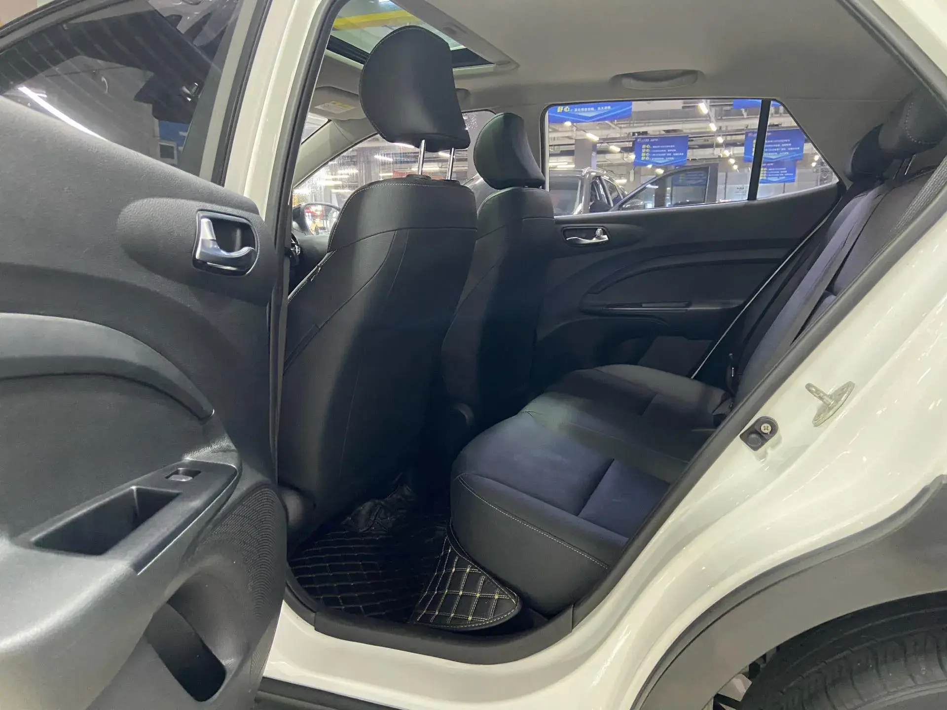 2021 KIA KX1 thumbnail 4