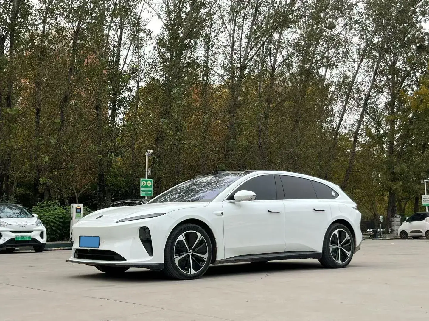 2024 NIO ET5T view 1