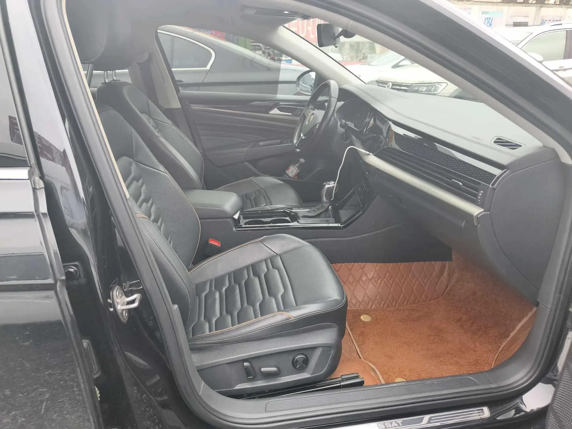 2021 VOLKSWAGEN PASSAT thumbnail 2