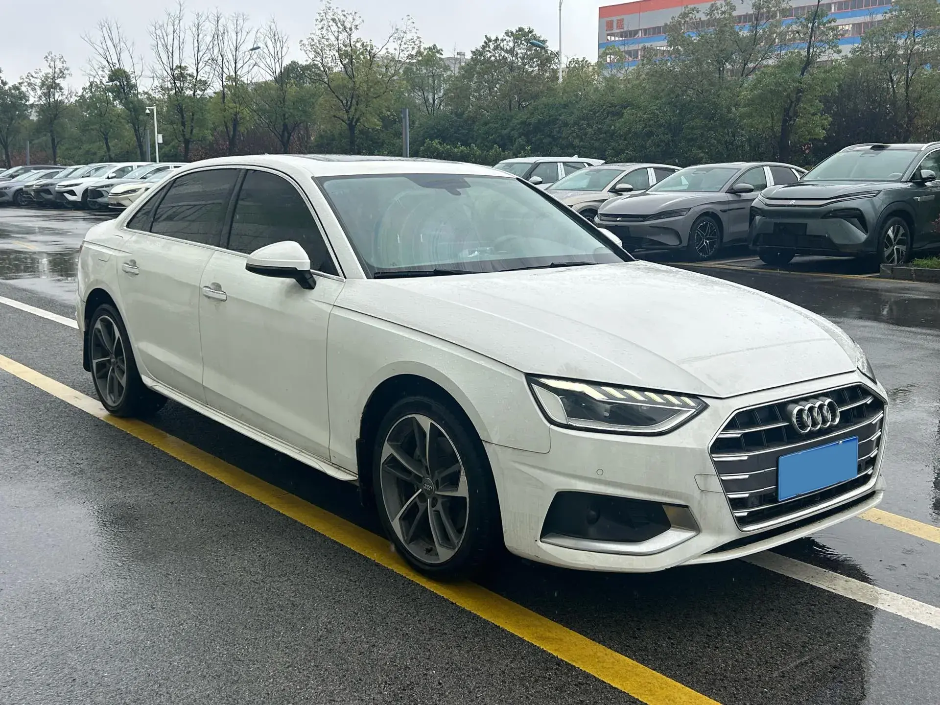 2020 AUDI A4L thumbnail 3